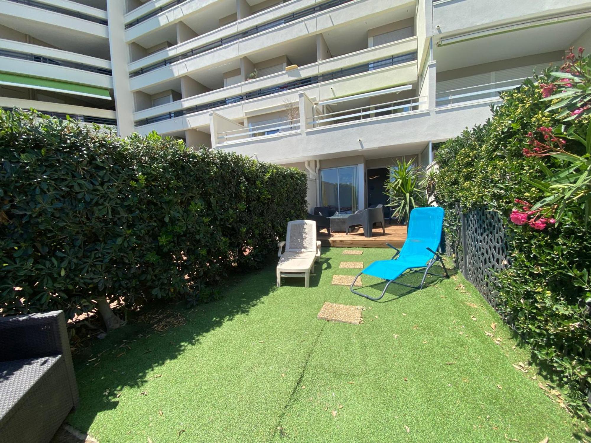 Les Pieds Dans L'Eau Apartment กาเนต์-อ็อง-รูสซียง ภายนอก รูปภาพ